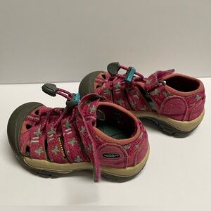 Keen Newport H2 Toddler Footwear in Pink